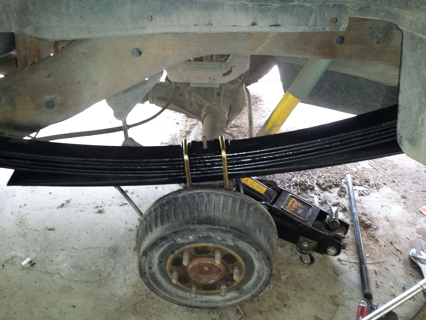 3500 leaf springs on a 1500 Suburban Chevy Truck Forum GM Truck Club